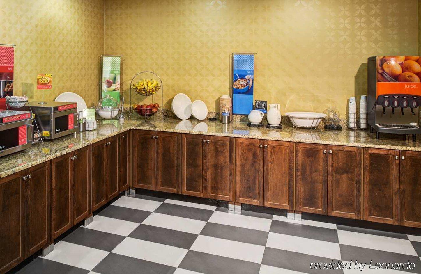 Hampton Inn & Suites Charlotte Arrowood Rd Restaurante foto